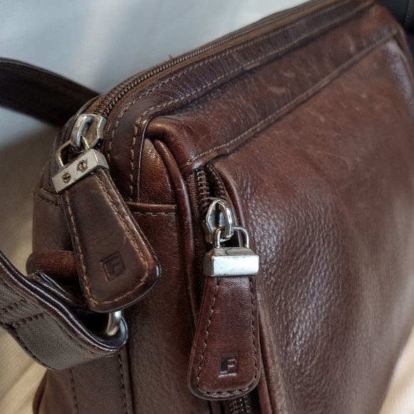 Fossil Leather Shoulder Bag - Picture 7 of 9